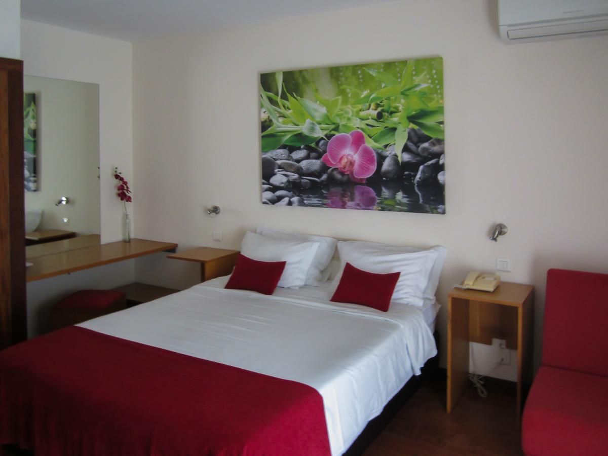 Hotel Eco Salvador Geres Bagian luar foto